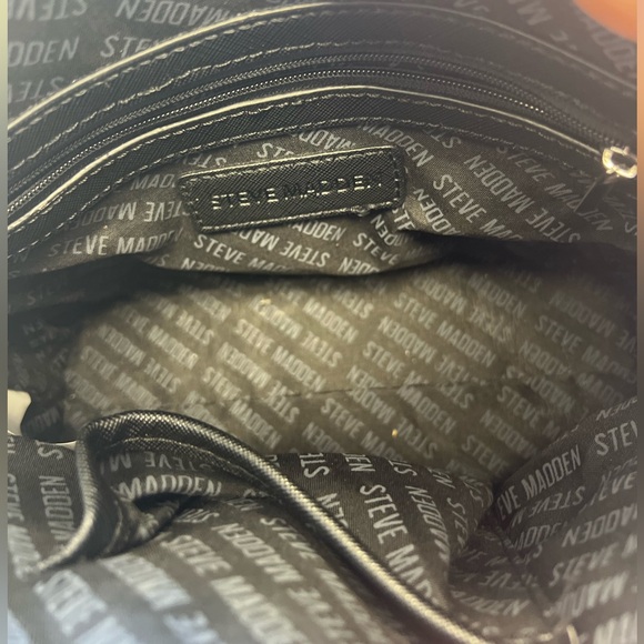 STEVE MADDEN COLOR BLOCK CROSSBODY WITH CHAIN - Picture 8 of 8